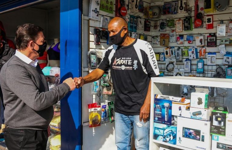 SÃO BERNARDO ENTREGA LICENÇAS PARA EX-AMBULANTES DO DEMARCHI