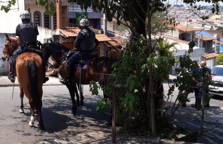 PM PRENDE DUPLA QUE FURTAVA OBJETOS EM TERRENOS NO JARDIM PALERMO