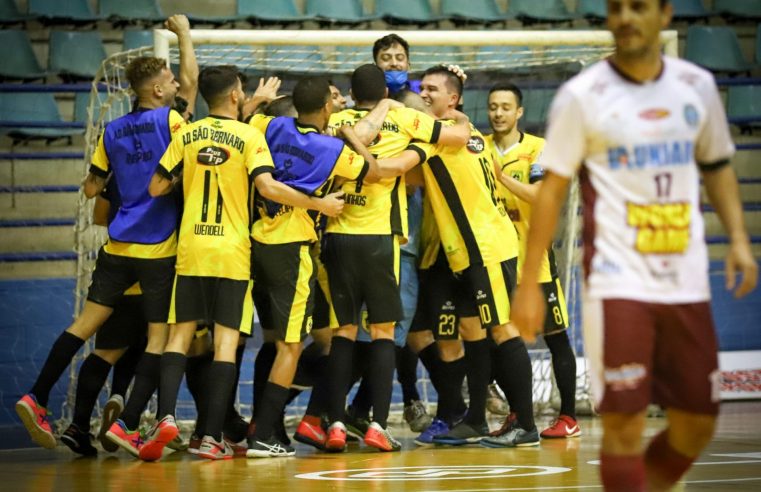 SÃO BERNARDO FUTSAL RECEBE O PULO FUTSAL NO GINÁSIO POLIESPORTIVO