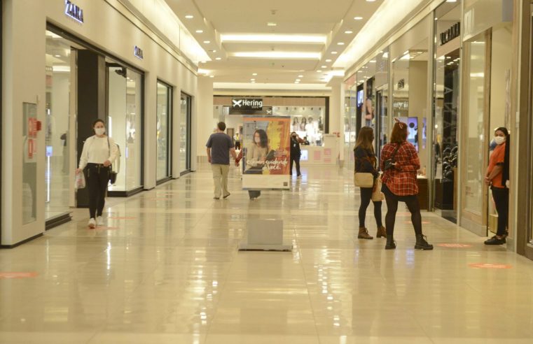 SÃO BERNARDO INICIA VACINAÇÃO VOLANTE CONTRA A COVID-19 EM SHOPPINGS E SUPERMERCADOS