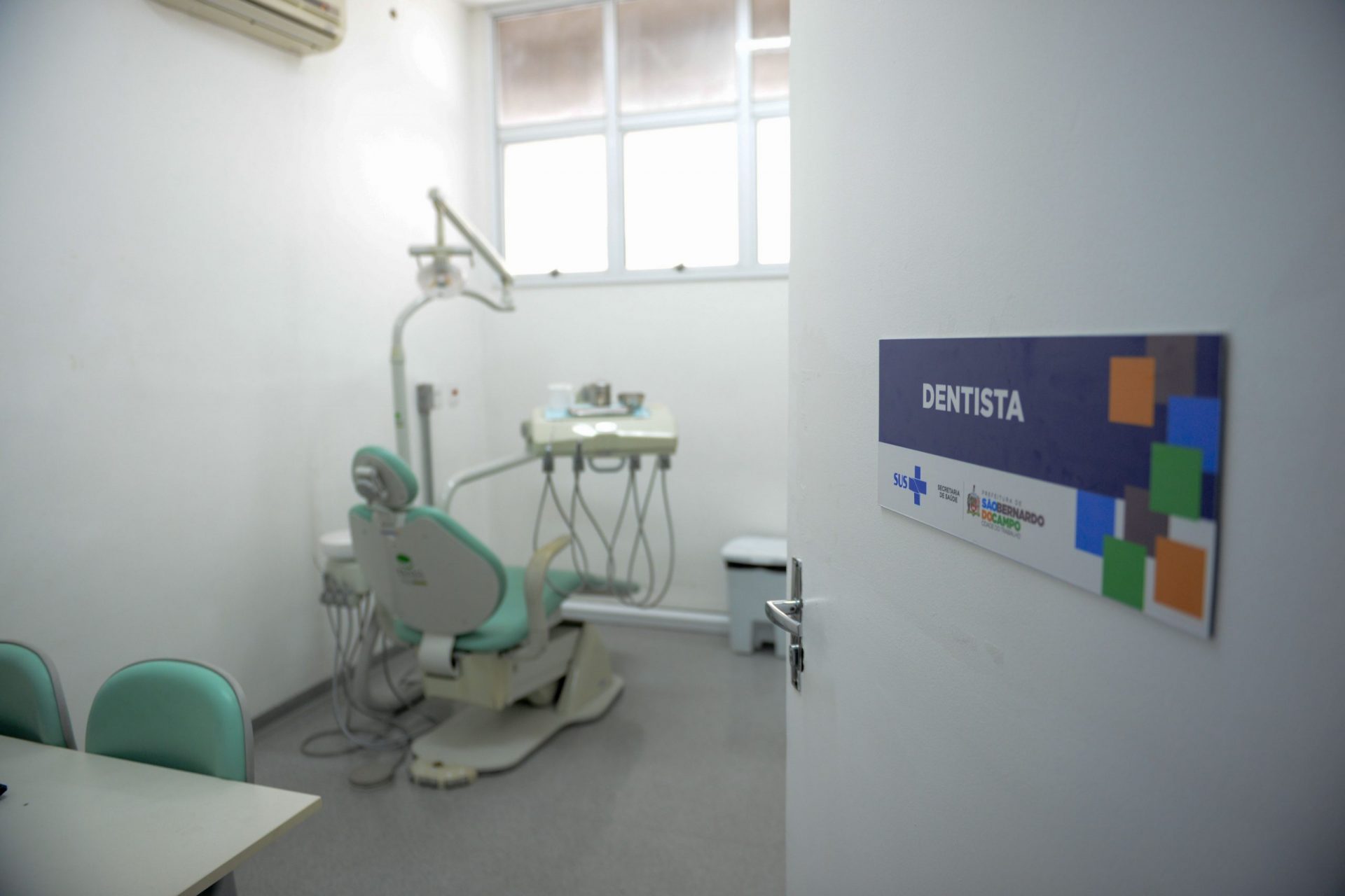 UBSs DE SÃO BERNARDO RECEBEM 15 NOVAS CADEIRAS ODONTOLÓGICAS