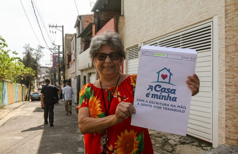 PREFEITO ORLANDO MORANDO REGULARIZA 264 MORADIAS NO BAIRRO DIVINÉIA/PANTANAL