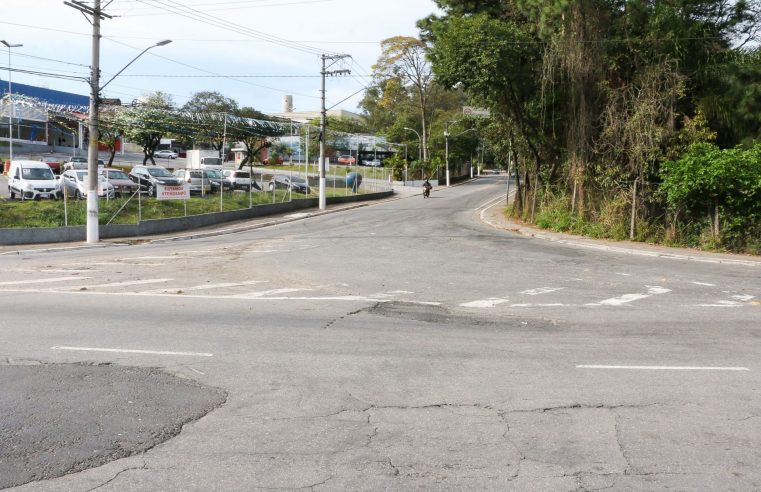 PREFEITO ORLANDO MORANDO AUTORIZA ASFALTO NOVO EM ACESSO DA ANCHIETA NO TABOÃO 