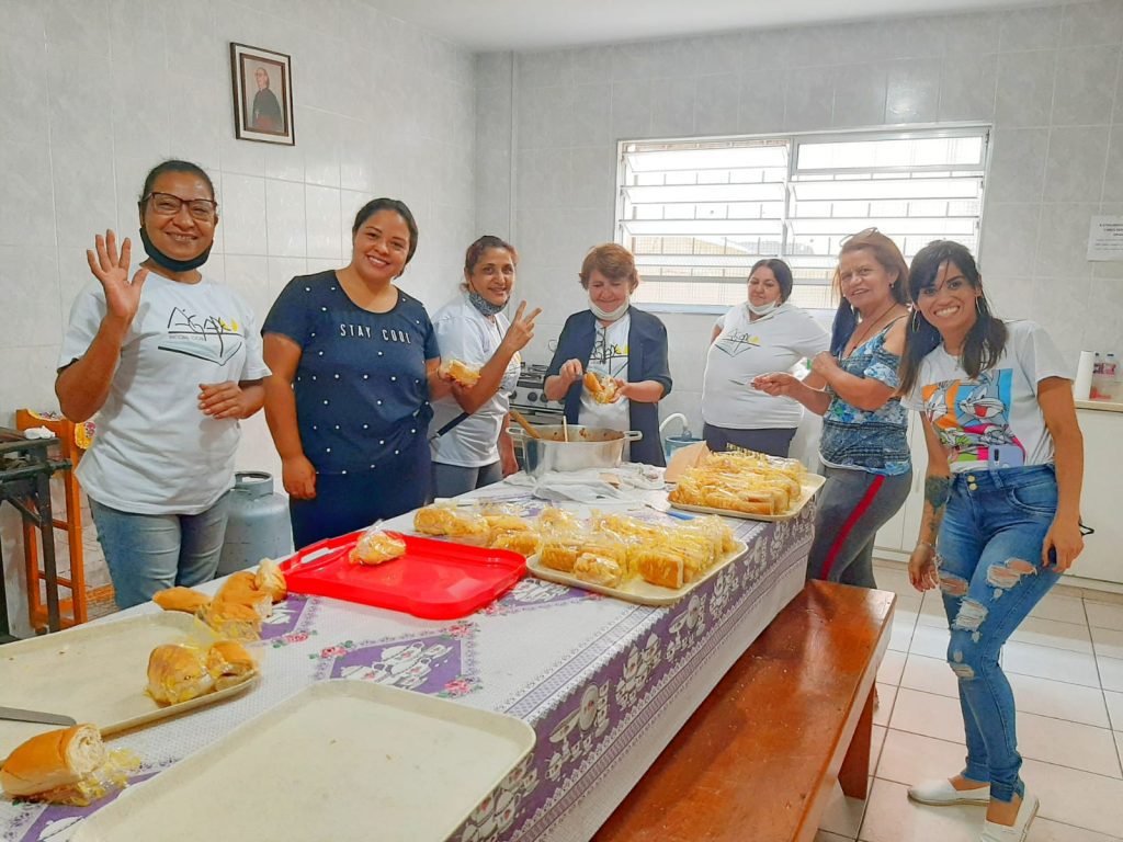 CONHEÇA O LINDO TRABALHO DE VOLUNTÁRIOS DA PASTORAL ÁGAPE NA VILA SÃO PEDRO