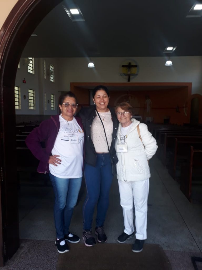 CONHEÇA O LINDO TRABALHO DE VOLUNTÁRIOS DA PASTORAL ÁGAPE NA VILA SÃO PEDRO