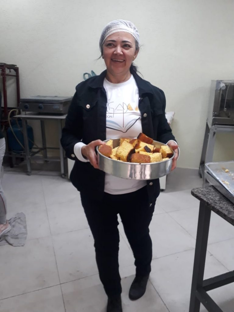CONHEÇA O LINDO TRABALHO DE VOLUNTÁRIOS DA PASTORAL ÁGAPE NA VILA SÃO PEDRO
