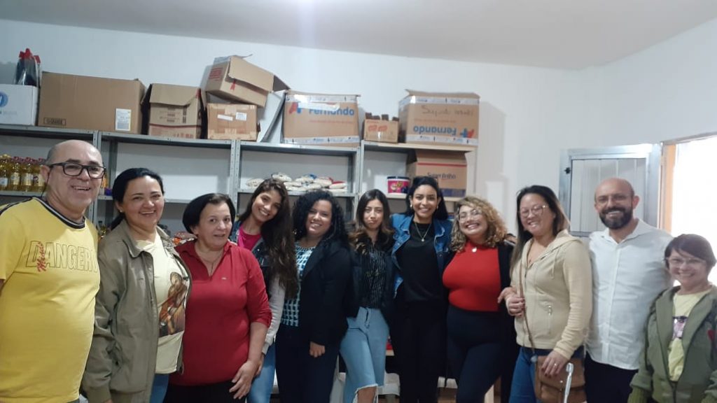 CONHEÇA O LINDO TRABALHO DE VOLUNTÁRIOS DA PASTORAL ÁGAPE NA VILA SÃO PEDRO