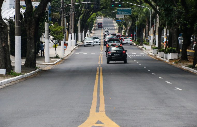 PREFEITO ORLANDO MORANDO ENTREGA OBRAS DE RECAPEAMENTO NA AVENIDA WINSTON CHURCHILL