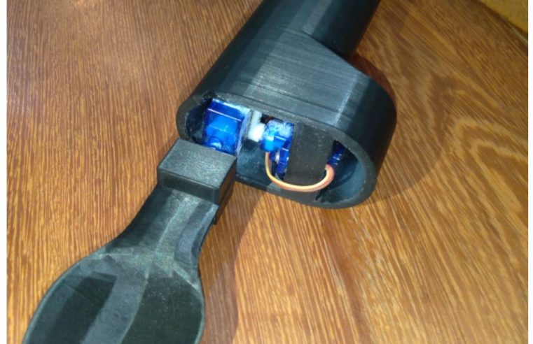 ESTUDANTE CRIA TALHER ELETRÔNICO DE BAIXO CUSTO PARA PESSOAS COM DOENÇA DE PARKINSON