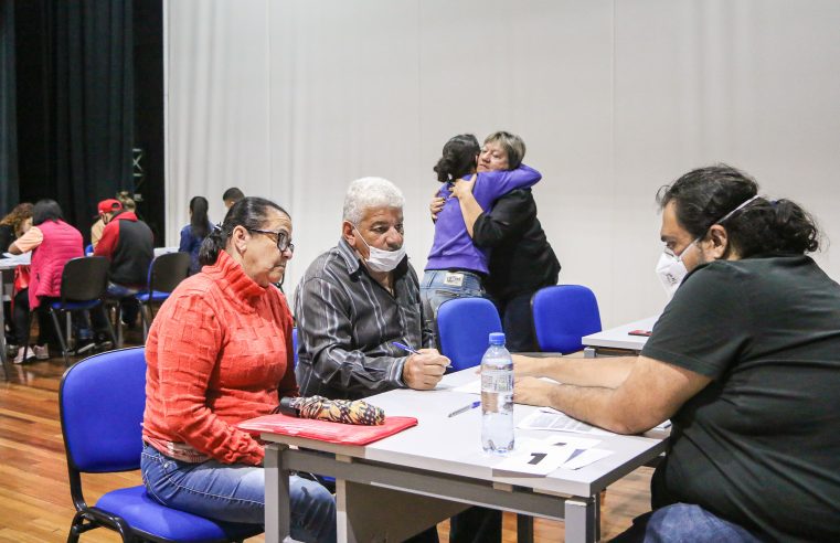 FAMÍLIAS DE SÃO BERNARDO REALIZAM SONHO DA CASA PRÓPRIA COM ASSINATURA DE CONTRATOS DOS RESIDENCIAIS ALVARENGA E ESPERANÇA