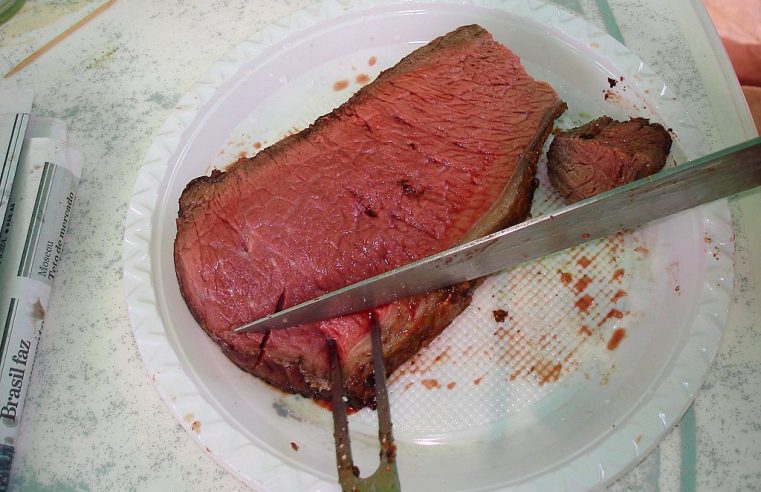 PICANHA, VACA ATOLADA, MOQUECA E FEIJÃO TROPEIRO:  PRATOS BRASILEIROS ESTÃO NO RANKING COM AS 100 MELHORES COMIDAS DO MUNDO