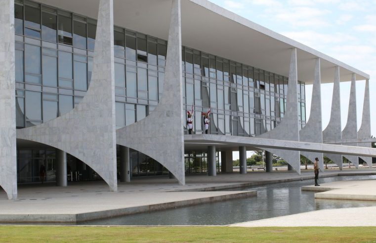 GASTOS COM CARTÃO CORPORATIVO DE EX-PRESIDENTES SÃO LIBERADOS