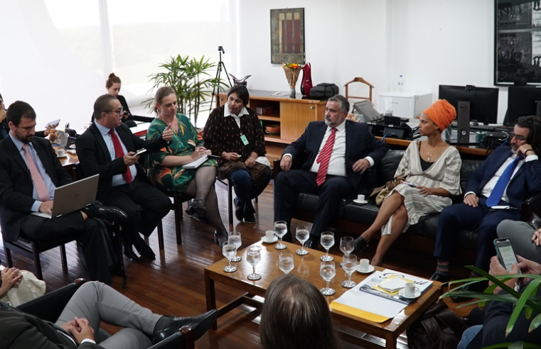 EM ENCONTRO COM REPRESENTANTES DE ENTIDADES, PAULO PIMENTA DEFENDE LIBERDADE NO EXERCÍCIO DO TRABALHO JORNALÍSTICO