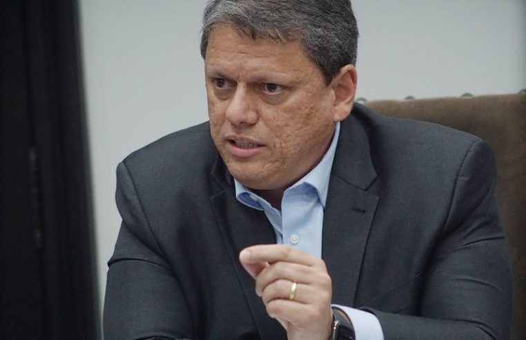 GOVERNADOR TARCÍSIO DE FREITAS DISCUTE REDUÇÃO DE ALÍQUOTAS DE ICMS EM BRASÍLIA