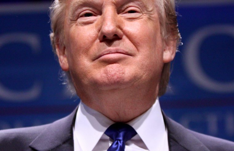 TRUMP PEDE PROTESTOS AO ALEGAR QUE PODE SER PRESO NA PRÓXIMA SEMANA