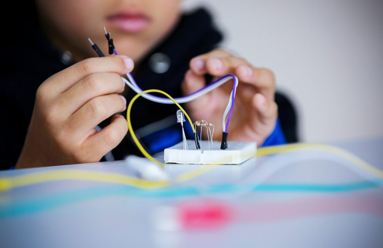 ALUNOS DE ESCOLAS PÚBLICAS PODEM CURSAR PROGRAMAÇÃO E ROBÓTICA GRATUITAMENTE NO SESI DE SÃO BERNARDO. INSCRIÇÕES ABERTAS. 