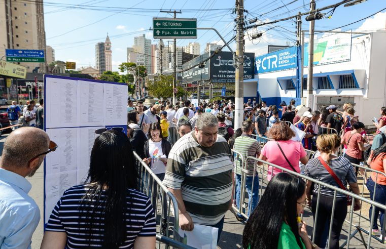 MUTIRÃO DE EMPREGO ATRAI MAIS DE 1.500 PESSOAS NO DIA DO TRABALHO EM SÃO BERNARDO