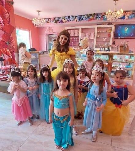 CHÁ DE PRINCESAS NA CONFEITARIA MEL ROSA DO BAIRRO ASSUNÇÃO: SUCESSO LEVA À EDIÇÃO EXTRA EM 18 DE JUNHO