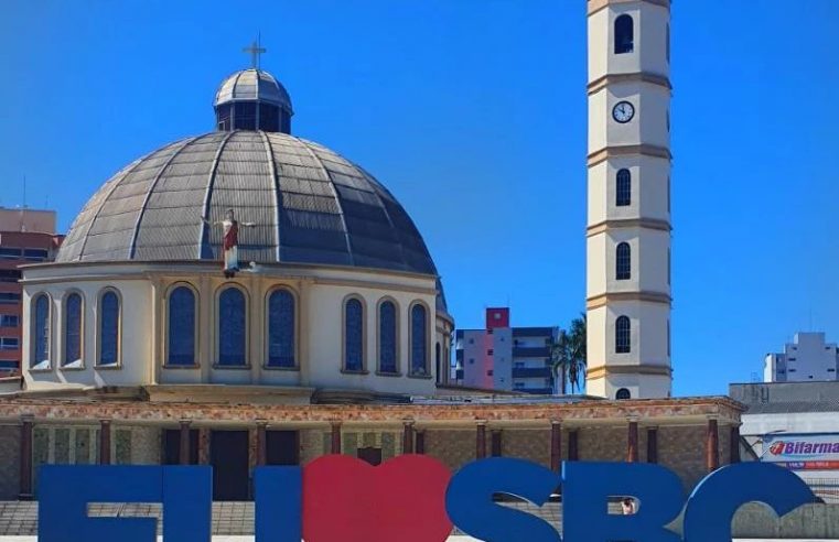 O QUE ABRE E FECHA DURANTE O CORPUS CHRISTI