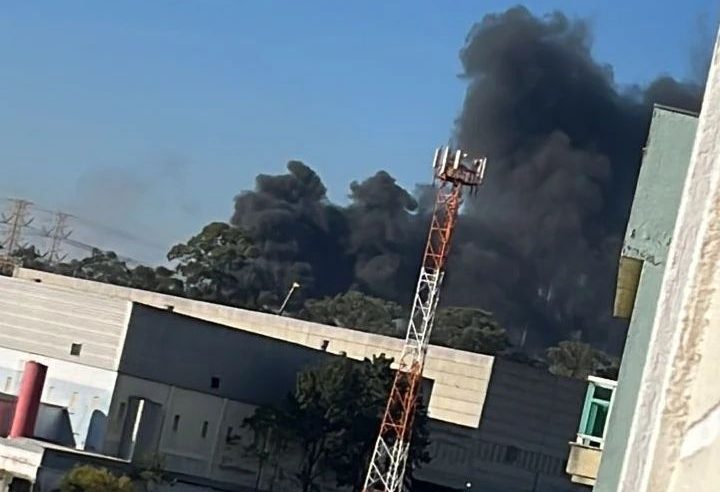 EXPLOSÃO NA INDÚSTRIA PETROQUÍMICA BRASKEM EM SANTO ANDRÉ RESULTA EM DUAS VÍTIMAS GRAVES, INCÊNDIO AGORA ESTÁ CONTROLADO