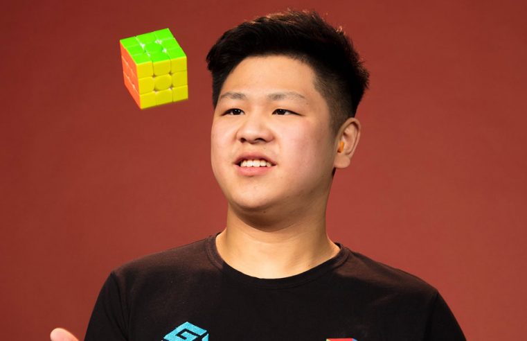 MAX PARK, AUTISTA DE 21 ANOS, QUEBRA RECORDE MUNDIAL RESOLVENDO CUBO MÁGICO 3X3X3 EM IMPRESSIONANTES 3,13 SEGUNDOS