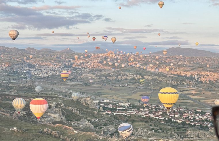 TURISMO NA TURQUIA ALIA FÉ E TRADIÇÃO ATRAVÉS DAS PAISAGENS, GASTRONOMIA E HISTÓRIA