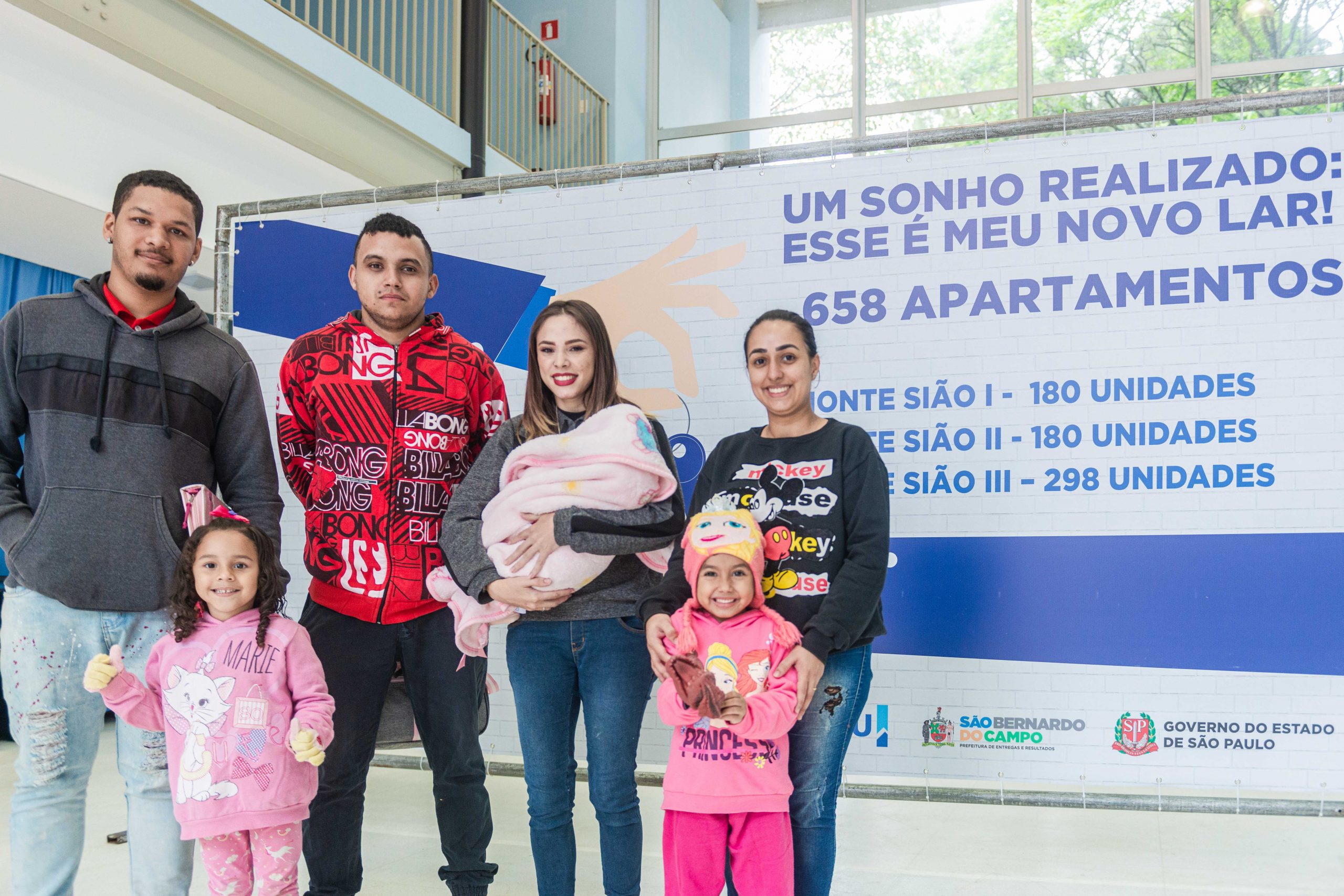 MORADORES DE SÃO BERNARDO ASSINAM CONTRATOS DE MORADIA DOS RESIDENCIAIS MONTE SIÃO, TV São Bernardo - Notícias de São Bernardo do Campo - TVSBC