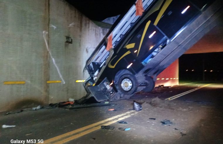 ACIDENTE COM ÔNIBUS DE DIADEMA NA SP 340 DEIXA MAIS DE 30 FERIDOS