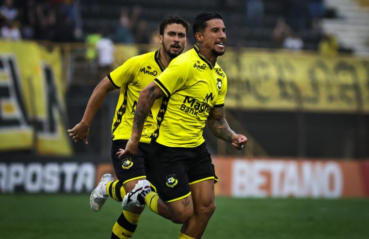 SÃO BERNARDO VENCE O BRUSQUE POR 2 A 0 NO ESTÁDIO PRIMEIRO DE MAIO