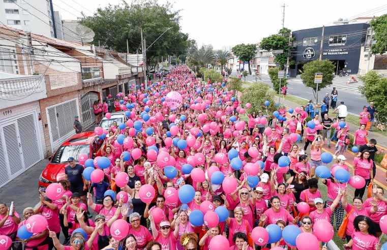 SÃO CAETANO REÚNE MAIS DE MIL PESSOAS NA CAMINHADA OUTUBRO ROSA E ARRECADA 700 KG DE ALIMENTOS
