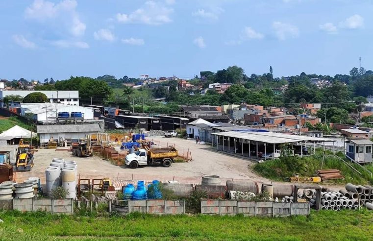 SEIS LADRÕES INVADEM CANTEIRO DE OBRAS NO JARDIM REPRESA, AMARRAM FUNCIONÁRIOS E ROUBAM VEÍCULOS E EQUIPAMENTOS