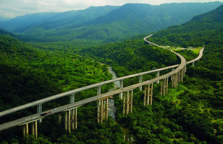 VEÍCULOS DE GRANDE PORTE LIBERADOS NA VIA ANCHIETA DURANTE A MADRUGADA