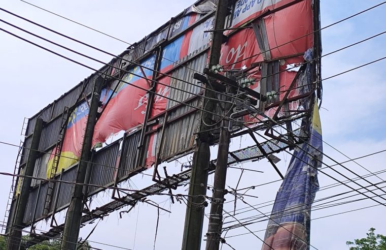 OUTDOOR DANIFICADO PREOCUPA MORADORES PRÓXIMOS AO PARQUE IMIGRANTES EM SÃO BERNARDO DO CAMPO