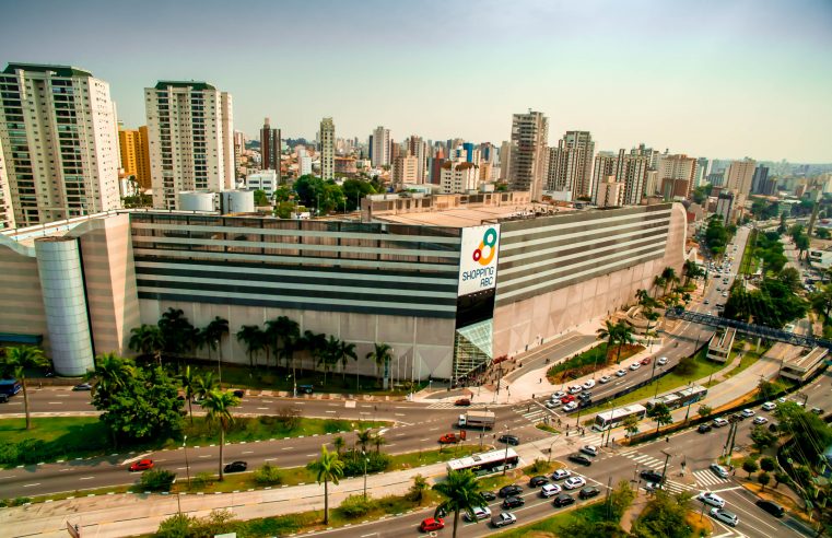 MUNDO MÁGICO DOS MINIONS RECHEIA O NATAL NO SHOPPING ABC