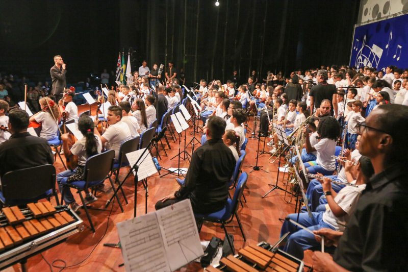 ESTUDANTES DA REDE MUNICIPAL DE SÃO BERNARDO EMOCIONAM EM RECITAL DO PROGRAMA MAIS MÚSICA