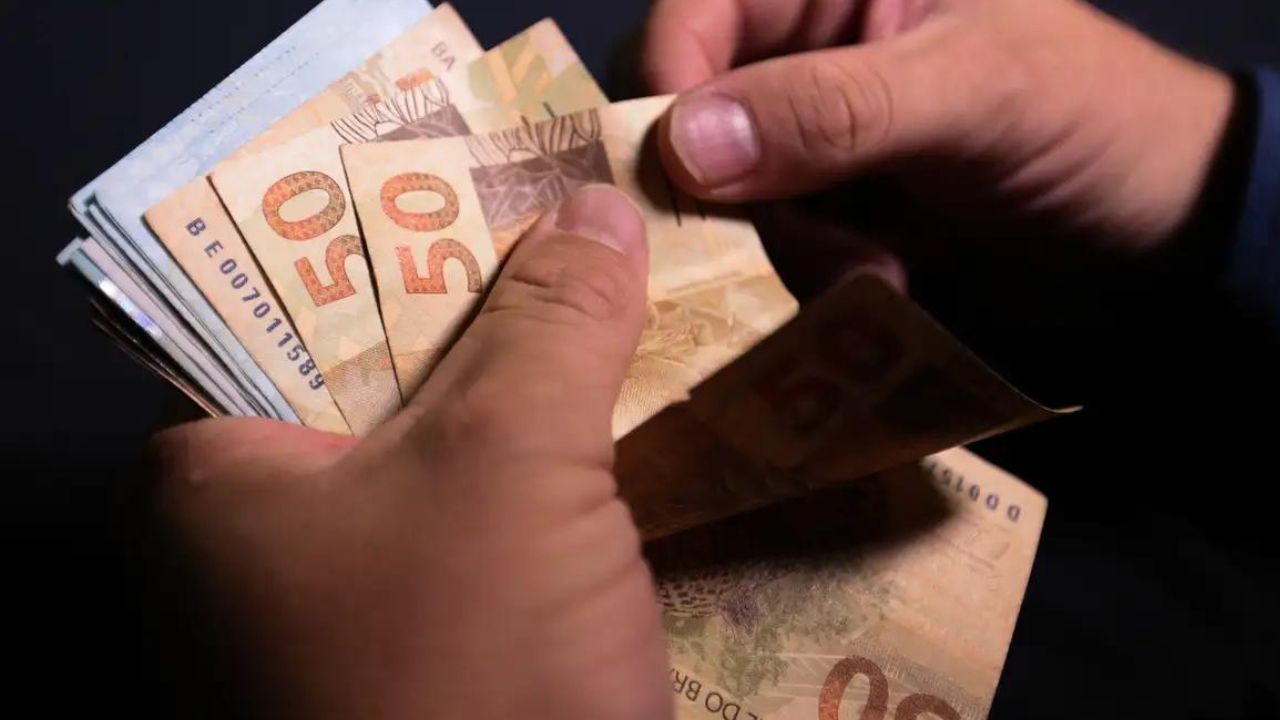 RECEBEU O 13º SALÁRIO? PRAZO PARA O PAGAMENTO ACABA NESTA QUARTA