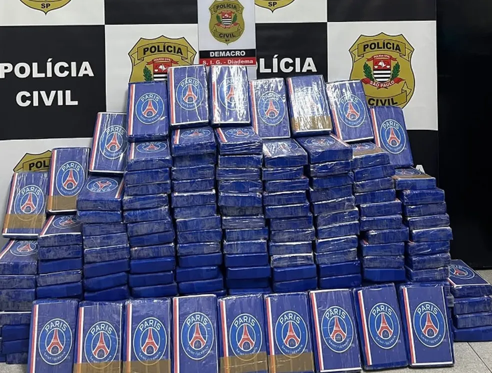 POLÍCIA CIVIL DE DIADEMA EFETUA APREENSÃO DE 170 TIJOLOS DE COCAÍNA COM SÍMBOLO DO TIME DE FUTEBOL PARIS SAINT-GERMAIN