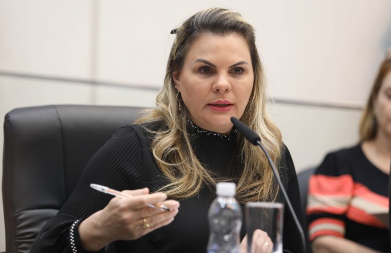 TÍTULO: PROPOSTA DE CARLA MORANDO EXIGE QUE AGRESSORES PAGUEM POR ATENDIMENTO DE SAÚDE A VÍTIMAS DE VIOLÊNCIA DOMÉSTICA