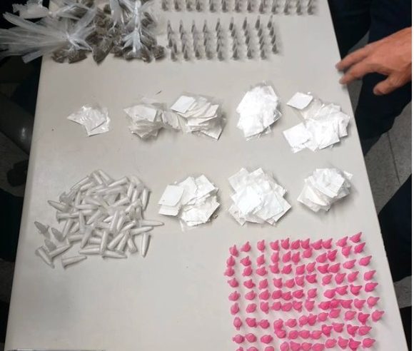 GCM DE SÃO BERNARDO PRENDE SUSPEITO E APREENDE ENTORPECENTES NA VILA SÃO PEDRO