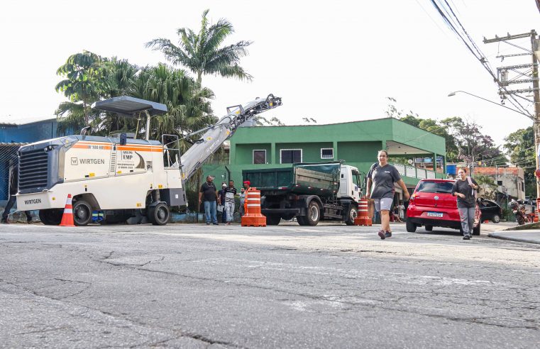 PREFEITO ORLANDO MORANDO DÁ AVAL PARA RECAPEAMENTO NO JARDIM TUPÃ, REGIÃO DO RIACHO