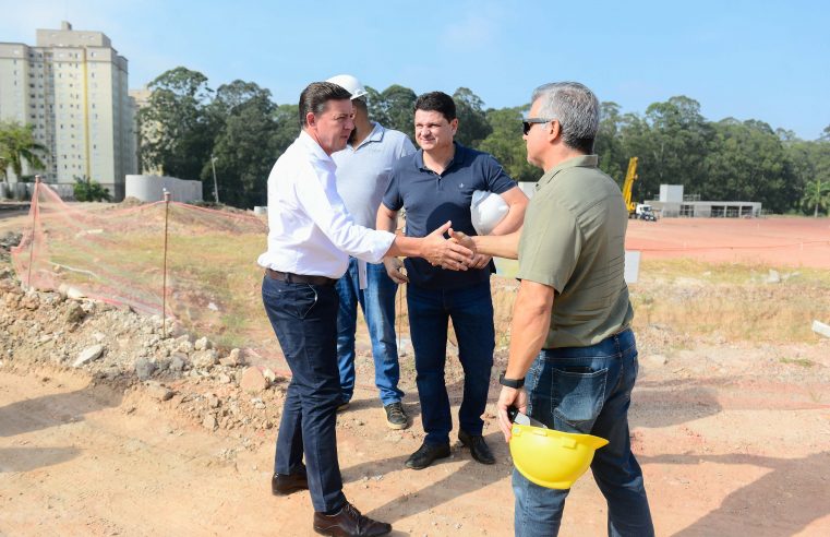 PREFEITO ORLANDO MORANDO ACOMPANHA EXECUÇÃO DOS SERVIÇOS DE CONSTRUÇÃO DO PARQUE DA CIDADANIA