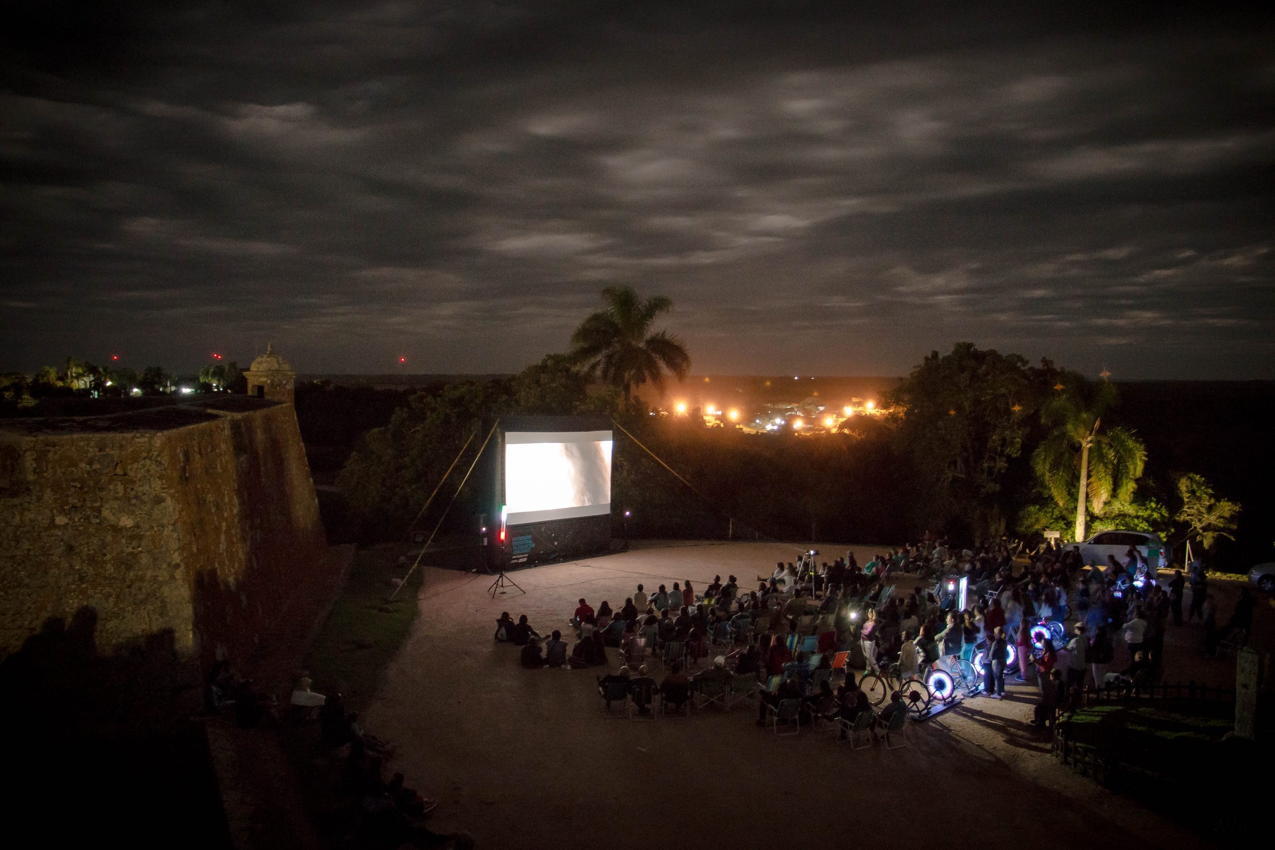 BIKECINE: CINEMA AO AR LIVRE E SUSTENTÁVEL CHEGA A SÃO PAULO