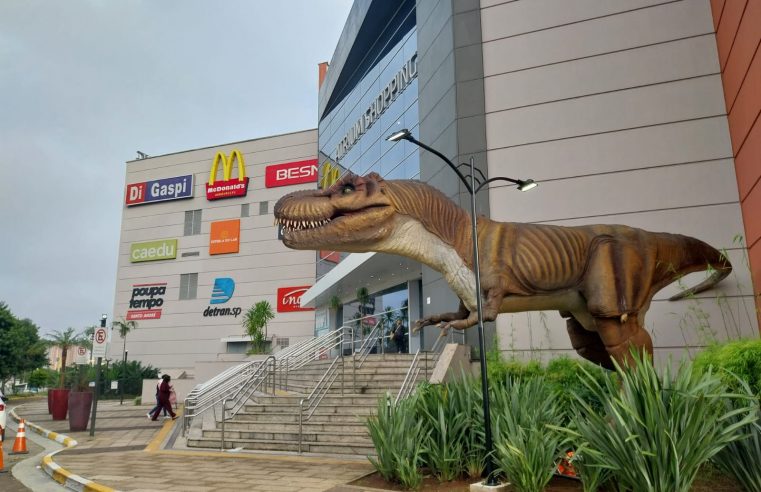 JURASSIC ATRIUM SHOPPING: UMA VIAGEM ESPETACULAR À ERA DOS DINOSSAUROS