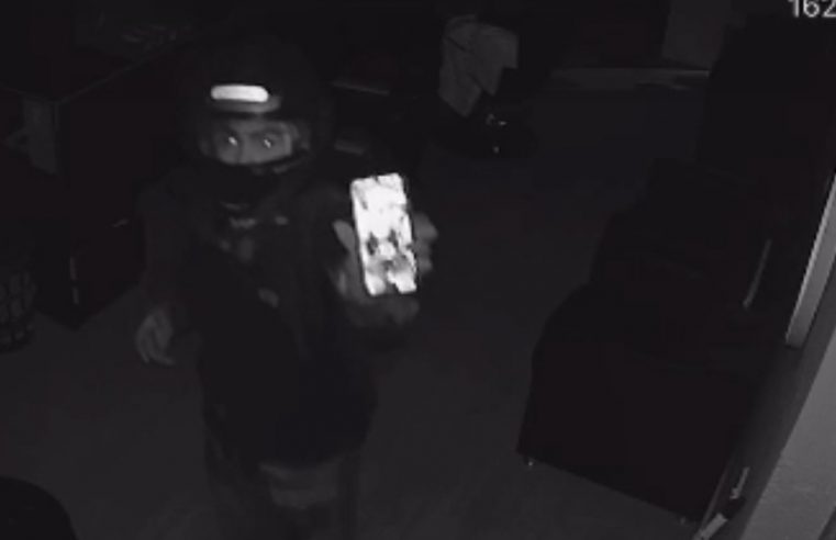 BARBEARIA NA VILA SÃO JOSÉ É INVADIDA E FURTADA NA MADRUGADA