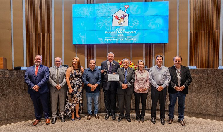 CASA RONALD MCDONALD ABC RECEBE MEDALHA JOÃO RAMALHO