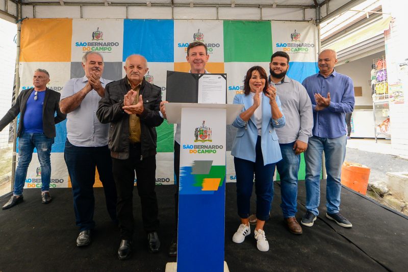 PREFEITO ORLANDO MORANDO AUTORIZA INÍCIO DE OBRAS DE SANEAMENTO E ASFALTO NOVO NA VILA SÃO PEDRO