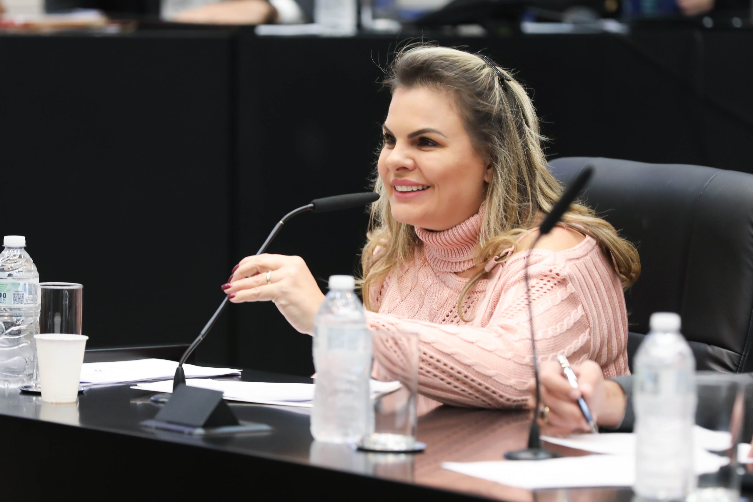 PROJETO DA DEPUTADA CARLA MORANDO QUE INCENTIVA O USO DA ENERGIA SOLAR É APROVADO NA COMISSÃO DE INFRAESTRUTURA