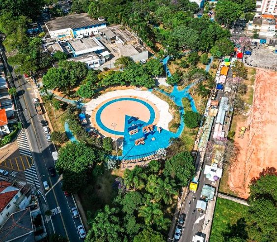 PREFEITO ORLANDO MORANDO INAUGURA PRAÇA-PARQUE DO PROFESSOR NO NOVA PETRÓPOLIS