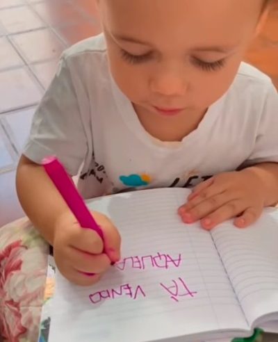 MINI GÊNIO DE SÃO BERNARDO LÊ E ESCREVE AOS 3 ANOS E FAZ SUCESSO NAS REDES SOCIAIS