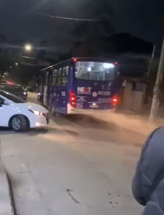 &#8220;VELOZES E FURIOSOS&#8221; ÔNIBUS EM ALTA VELOCIDADE É REGISTRADO NO PARQUE DAS GARÇAS